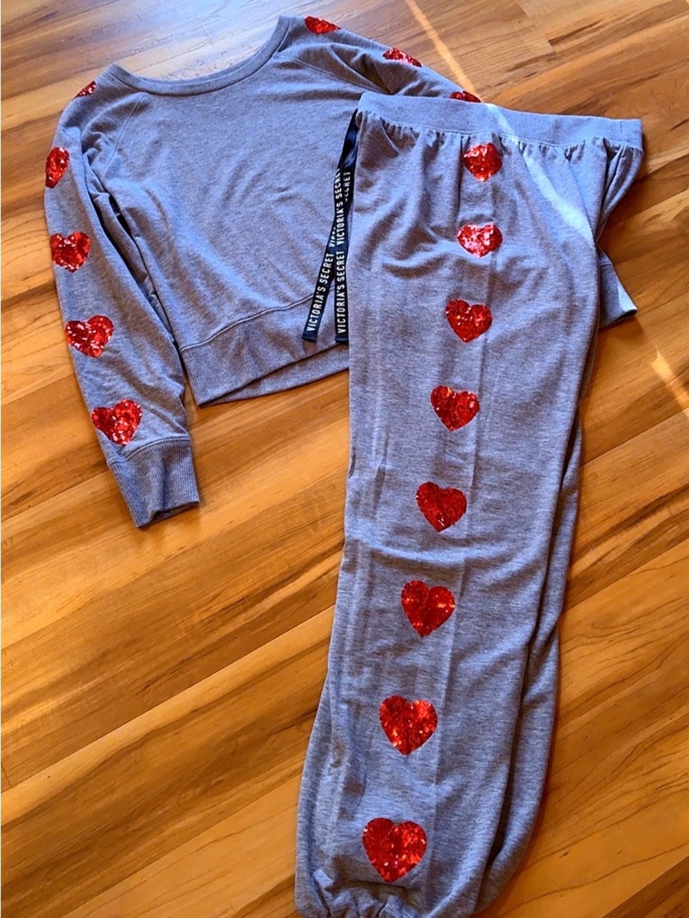 Victoria’s Secret Red Sequin Heart Set 2018 Rare Bling Jogger Set S/M HTF